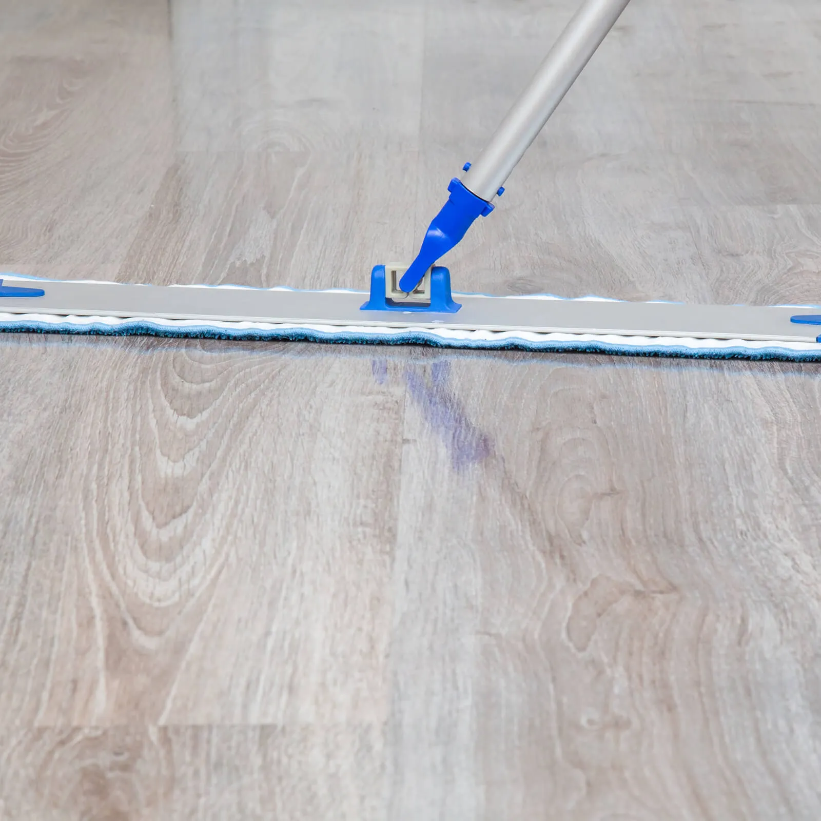 cleaning_laminate_1600x1600 Laminate care | Bell County Flooring